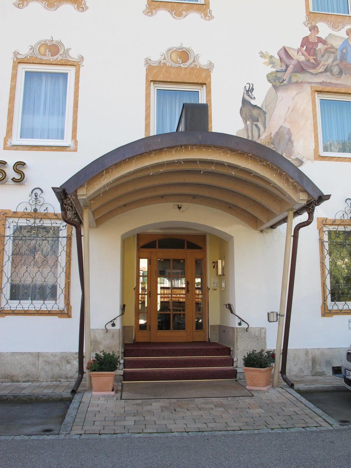 Hotel Garni Almenrausch Und Edelweiss Garmisch-Partenkirchen Exterior foto