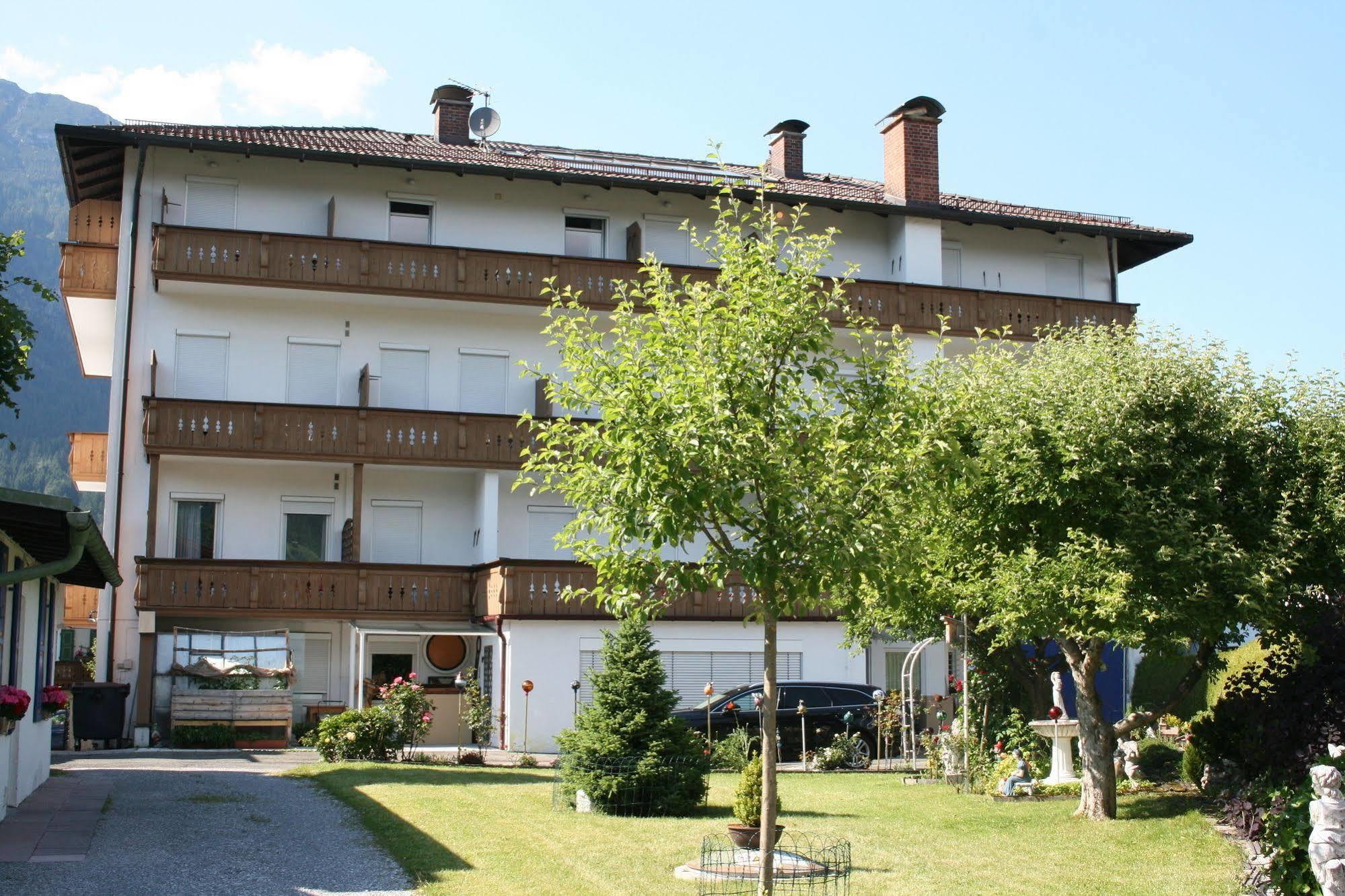 Hotel Garni Almenrausch Und Edelweiss Garmisch-Partenkirchen Exterior foto